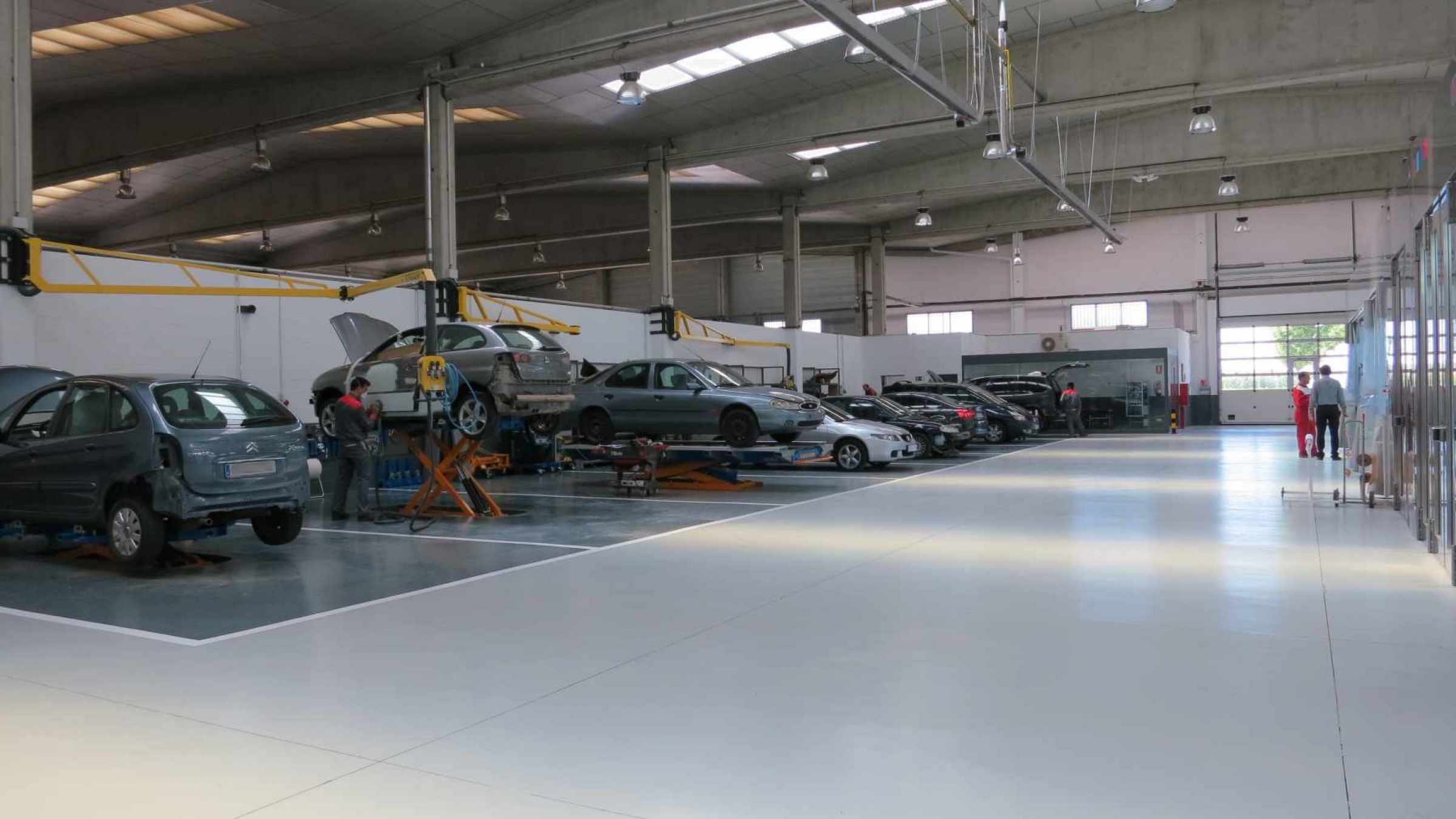 Interior GSX Carrosseria - Taller de xapa i pintura Interior GSX Carrosseria - Taller de xapa i pintura